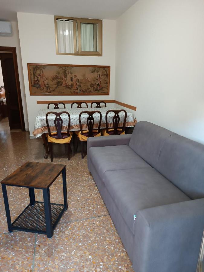 Hortis Apartment, 5 Persone, 2 Camere, Balcone, Metro C E Tram Per Il Centro Rom Eksteriør billede