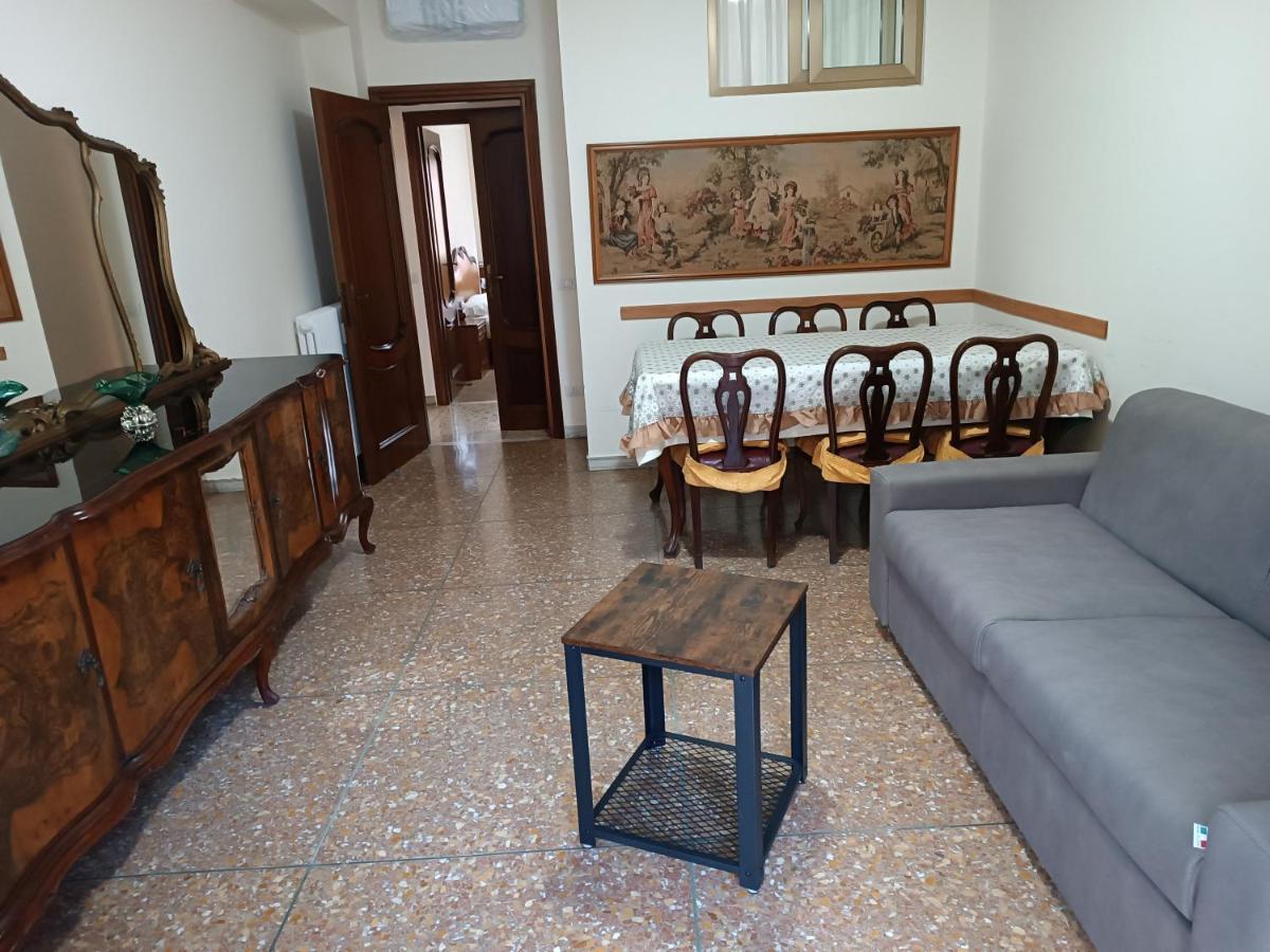Hortis Apartment, 5 Persone, 2 Camere, Balcone, Metro C E Tram Per Il Centro Rom Eksteriør billede